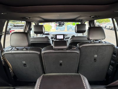 2024 Jeep Wagoneer Base