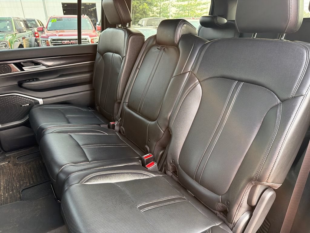 2024 Jeep Wagoneer Base