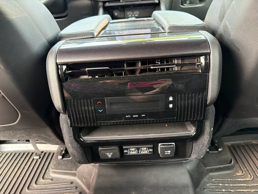 2024 Jeep Wagoneer Base