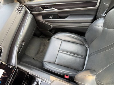 2024 Jeep Wagoneer Base