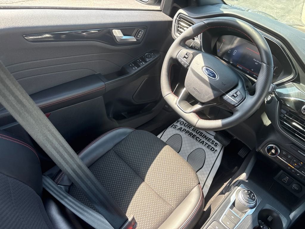 2025 Ford Escape ST-Line Select