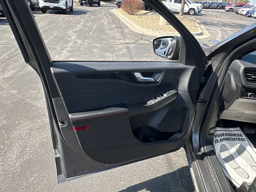 2025 Ford Escape ST-Line Select