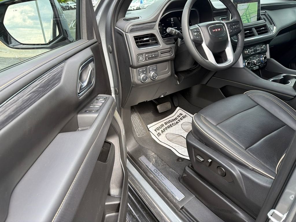 2023 GMC Yukon XL SLT
