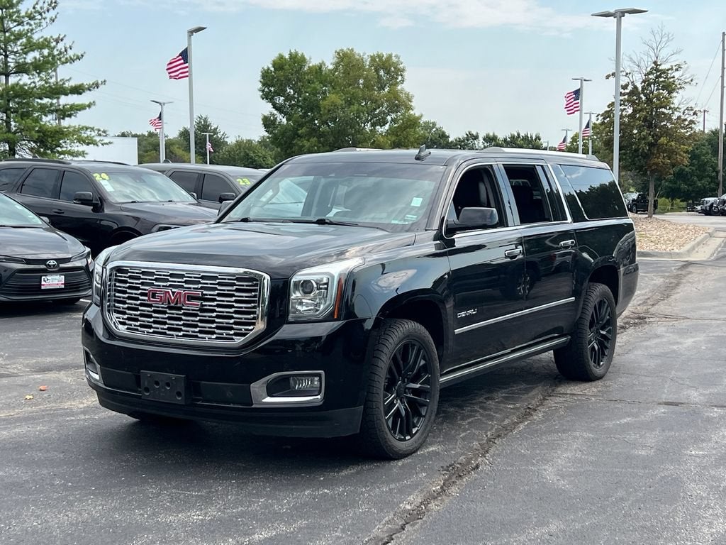 Used 2019 GMC Yukon XL Denali with VIN 1GKS2HKJ0KR191431 for sale in Kansas City