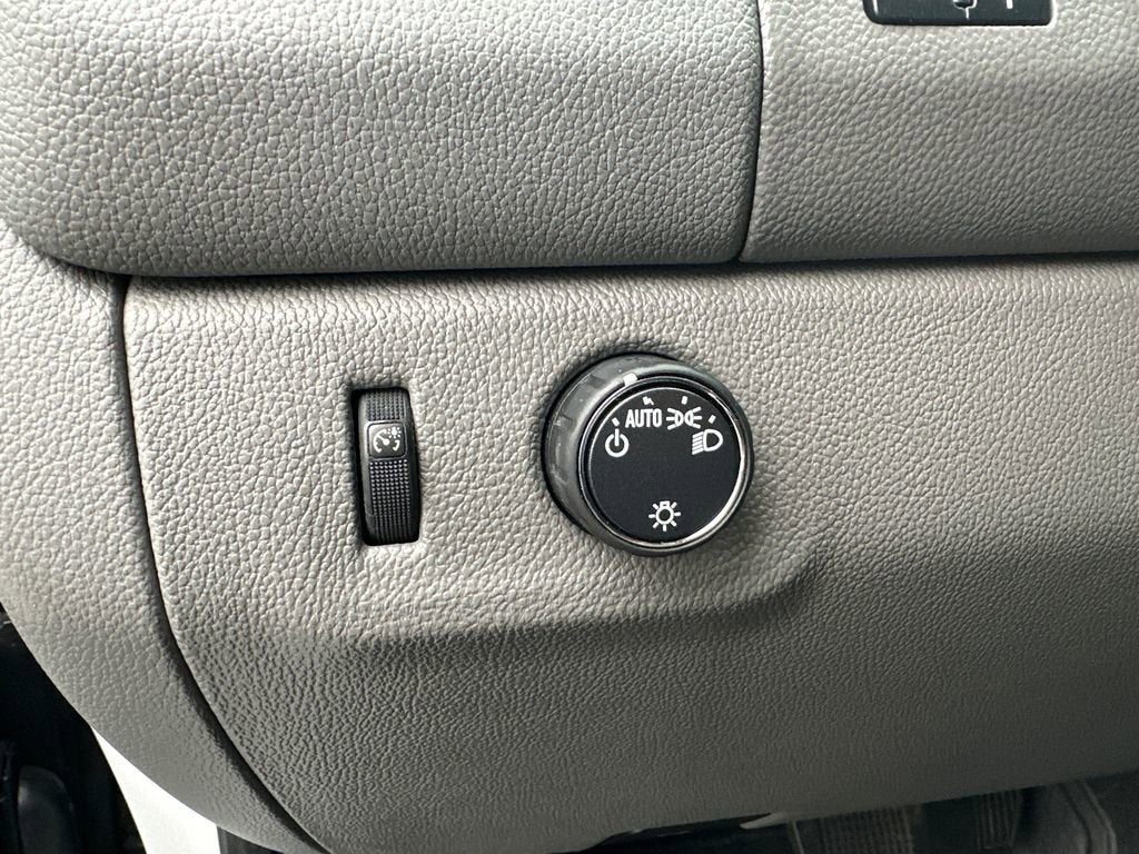 2022 GMC Canyon Elevation Standard