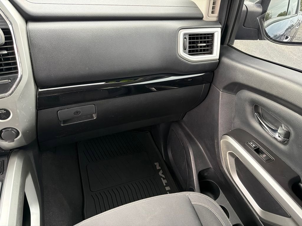 2021 Nissan Titan SV