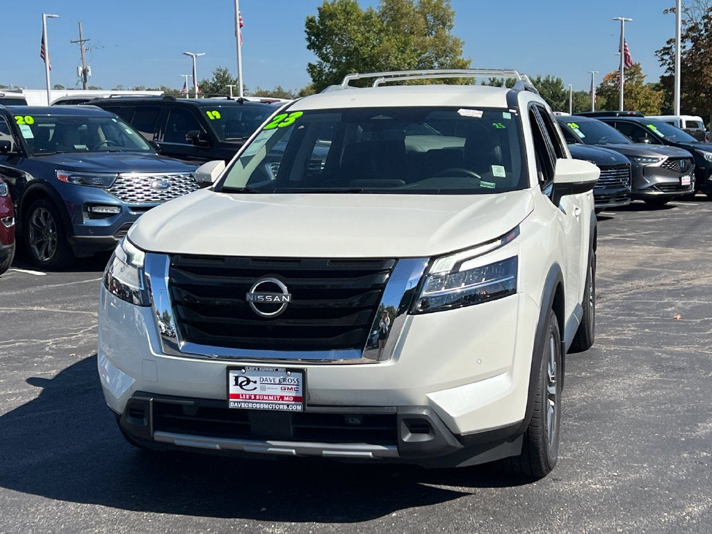 2023 Nissan Pathfinder SL
