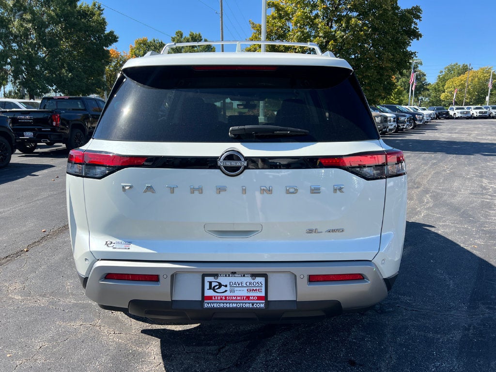 2023 Nissan Pathfinder SL