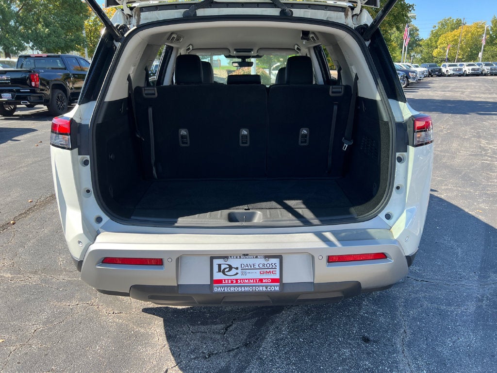 2023 Nissan Pathfinder SL