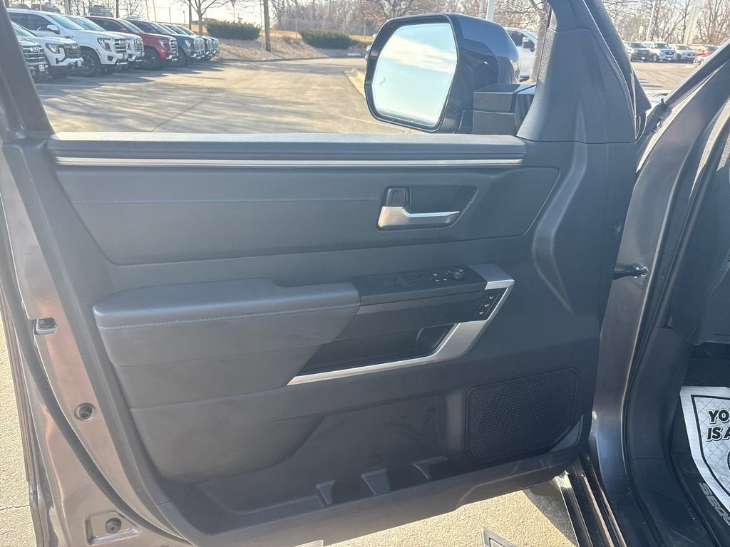 2024 Toyota Sequoia SR5