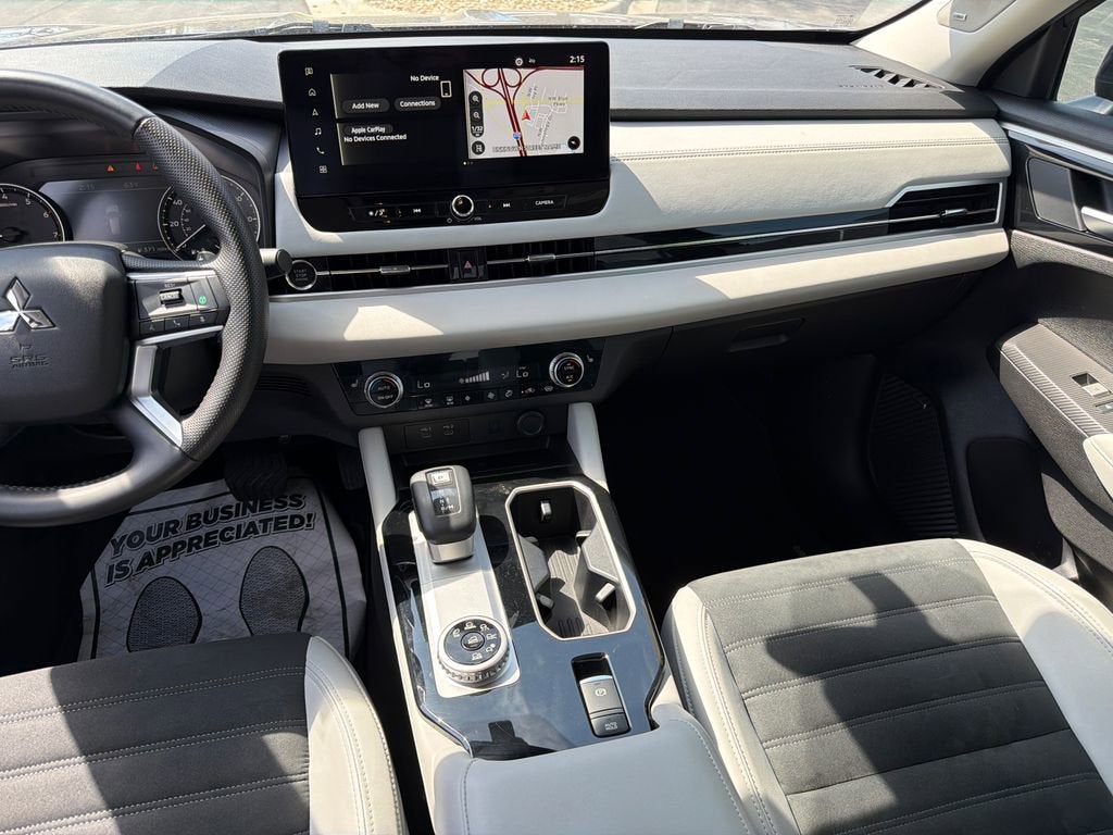 2025 Mitsubishi Outlander SE