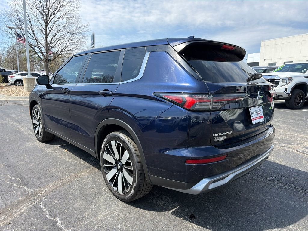 2025 Mitsubishi Outlander SE
