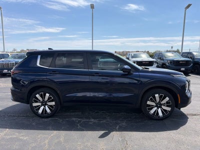 2025 Mitsubishi Outlander SE