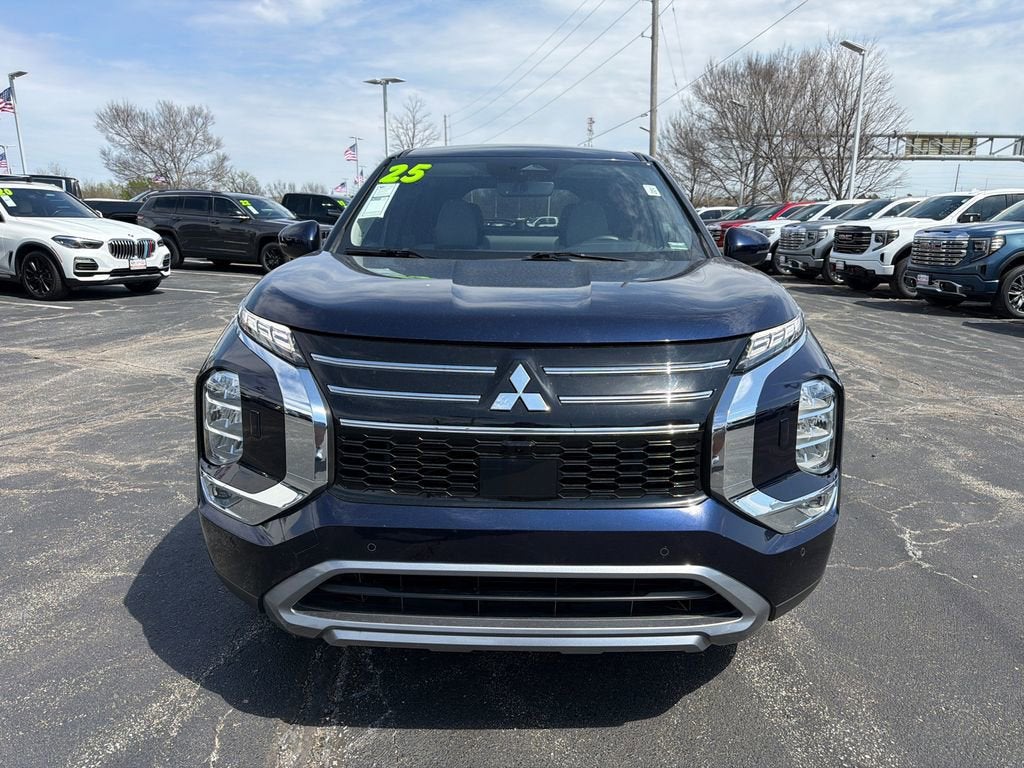 2025 Mitsubishi Outlander SE