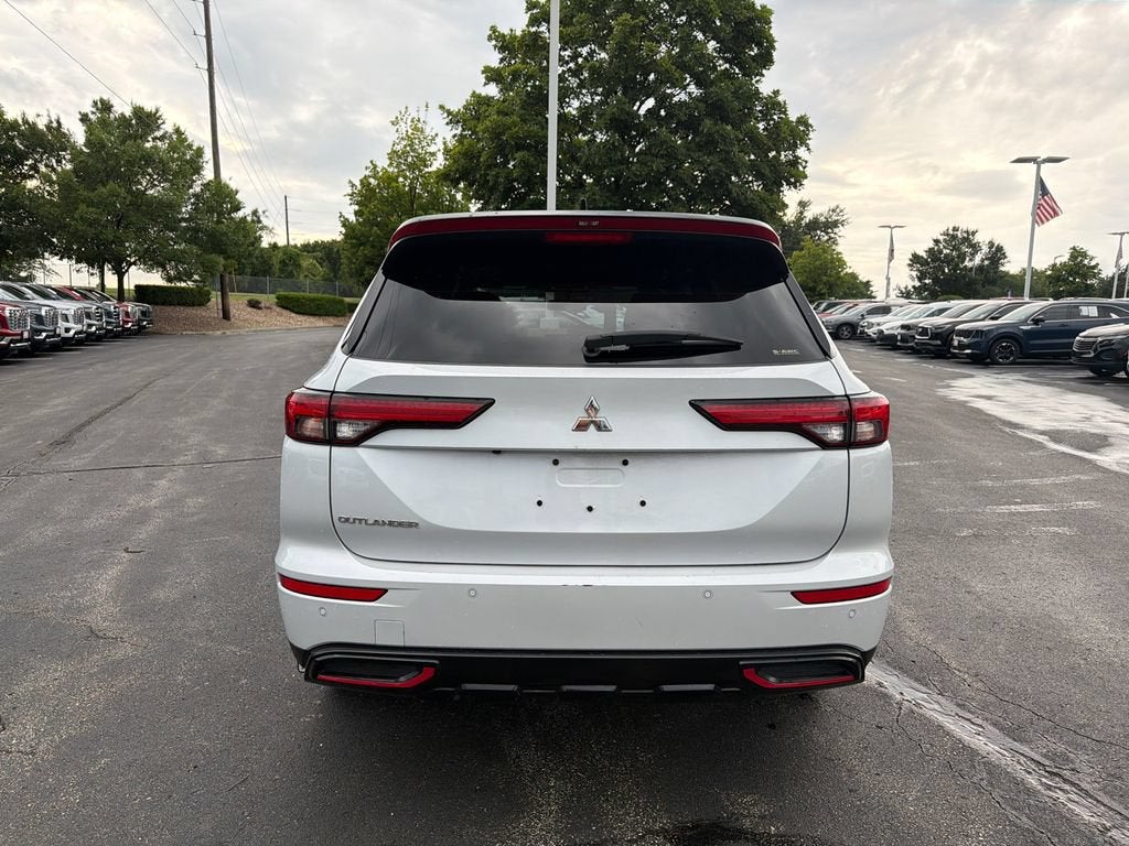 2024 Mitsubishi Outlander SE