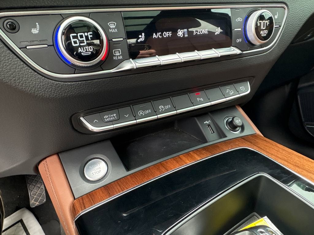 2022 Audi Q5 S line Premium Plus